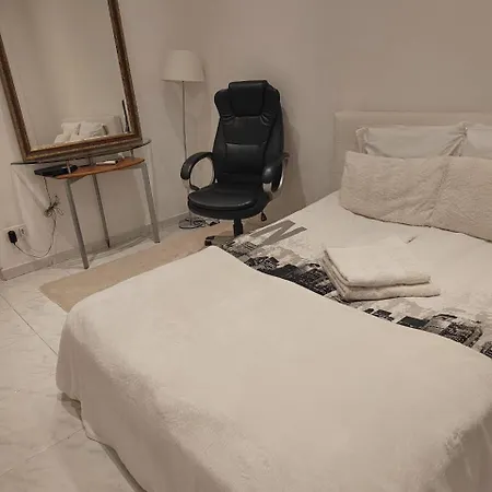 Monaco #3 With Private Patio ボーソレイユ