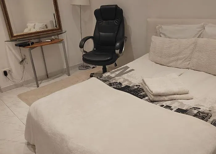 Monaco #3 With Private Patio ボーソレイユ